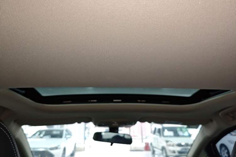 Used Geely Auto Vision X3 2020 1.5L CVT Luxury Model Headliner