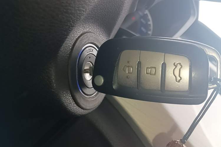 Used Geely Auto Vision X3 2020 1.5L Manual Luxury Edition Interior 1