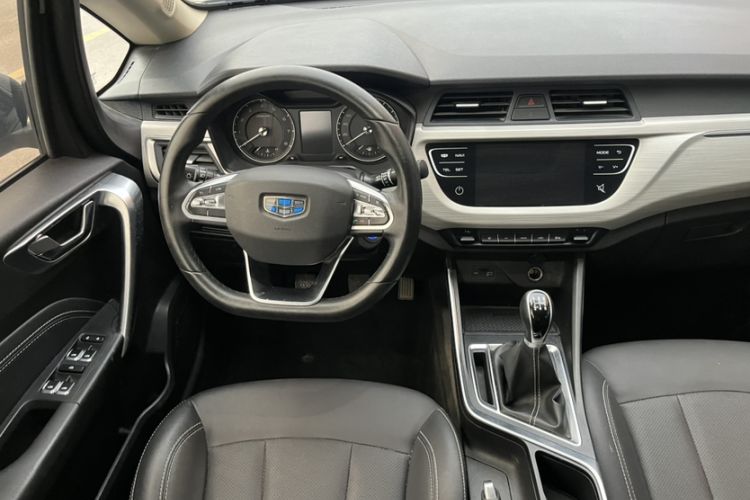 Used Geely Auto Vision X3 2020 1.5L Manual Luxury Edition Interior 2