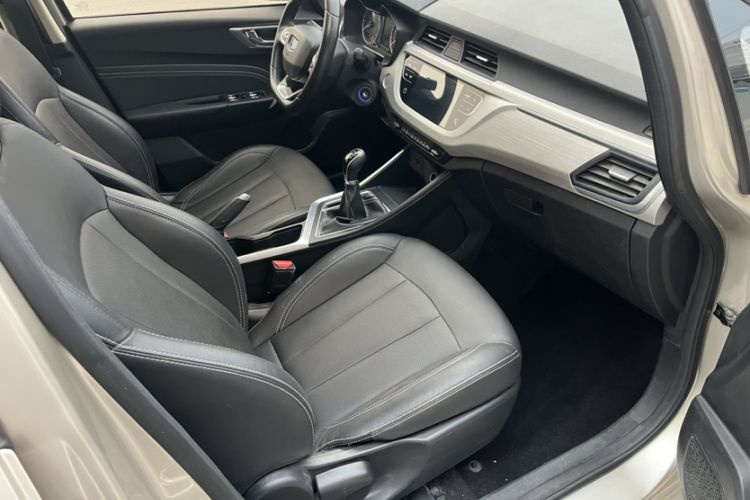 Used Geely Auto Vision X3 2020 1.5L Manual Luxury Edition Interior 3