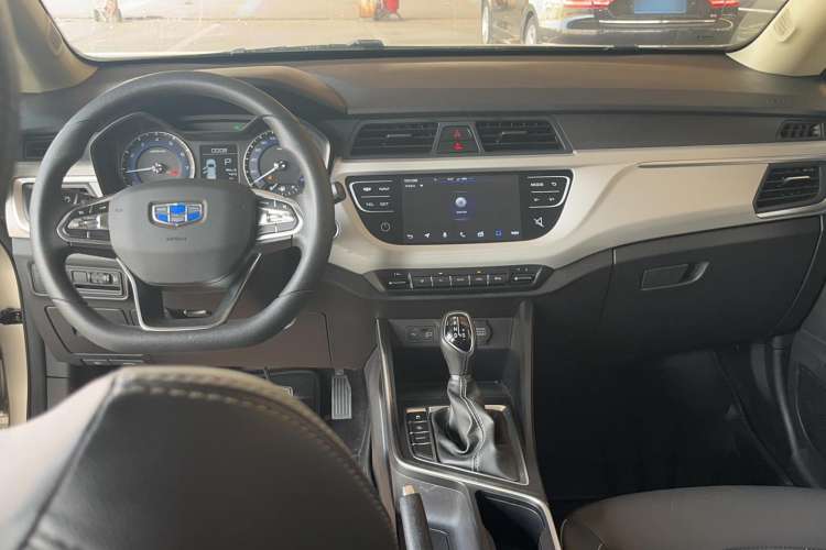 Used Geely Auto Vision X3 2020 1.5L CVT Elite Edition Interior 3