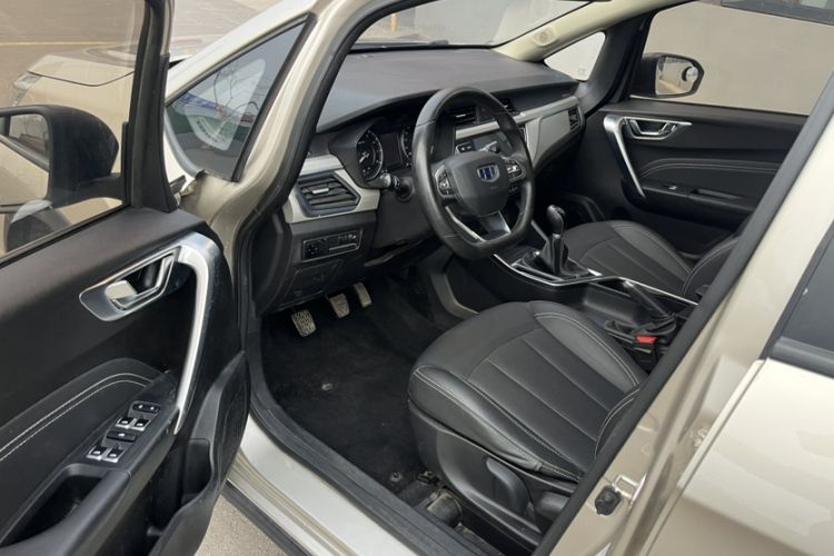 Used Geely Auto Vision X3 2020 1.5L Manual Luxury Edition Interior 4