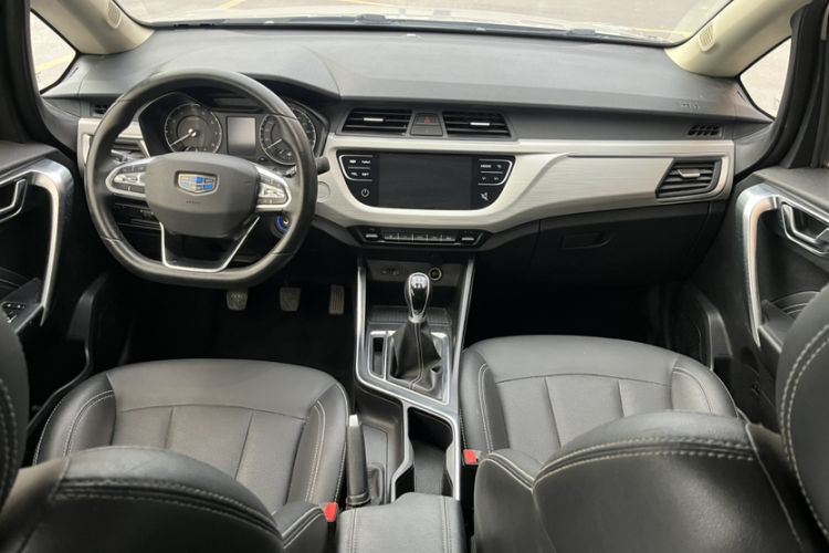 Used Geely Auto Vision X3 2020 1.5L Manual Luxury Edition Interior 6