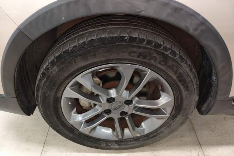 Used Geely Auto Vision X3 2020 1.5L CVT Luxury Model Left Front Wheel Hub