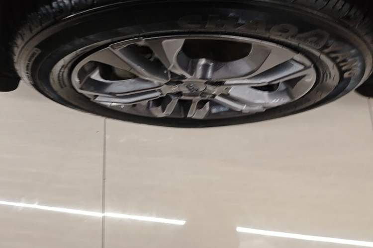 Used Geely Auto Vision X3 2020 1.5L CVT Luxury Model Left Front Wheel Hub
