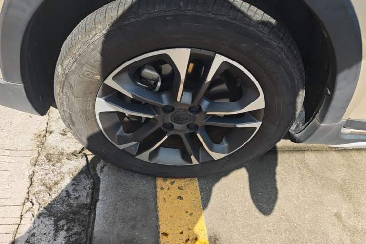 Used Geely Auto Vision X3 2020 1.5L CVT Elite Edition Left Front Wheel Hub