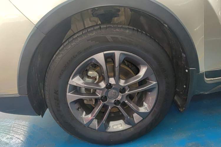 Used Geely Auto Vision X3 2020 1.5L CVT Elite Edition Left Front Wheel Hub