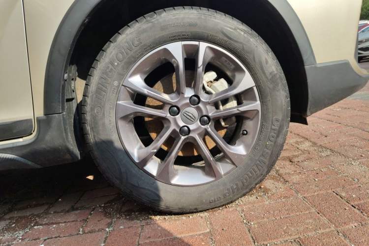 Used Geely Auto Vision X3 2020 1.5L Manual Elite Edition Right Front Wheel Hub