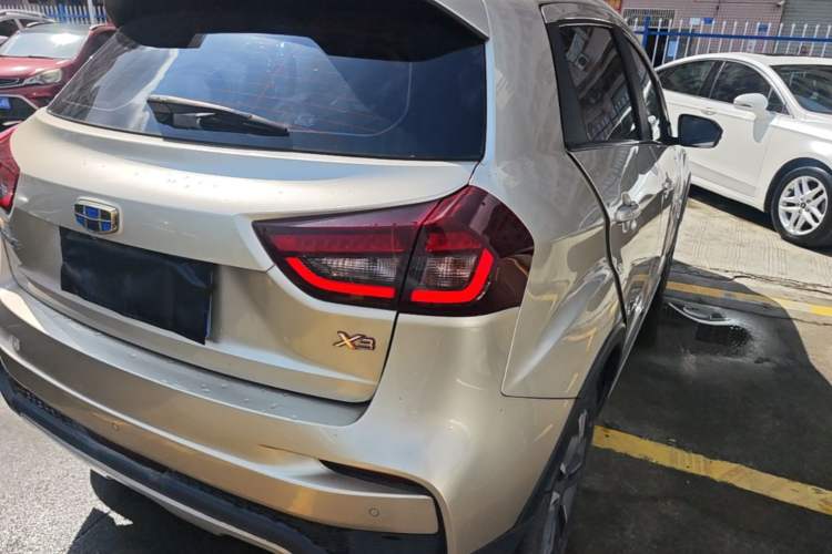 Used Geely Auto Vision X3 2020 1.5L CVT Elite Edition Right Rear Taillight
