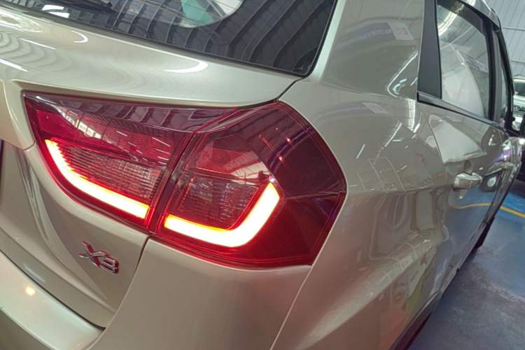Used Geely Auto Vision X3 2020 1.5L CVT Elite Edition Right Rear Taillight