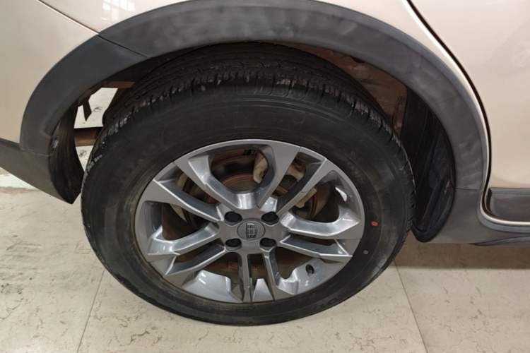 Used Geely Auto Vision X3 2020 1.5L CVT Luxury Model Right Rear Wheel Hub
