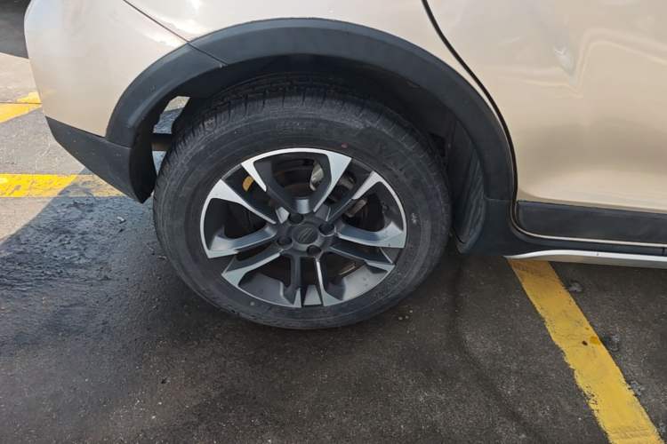 Used Geely Auto Vision X3 2020 1.5L CVT Elite Edition Right Rear Wheel Hub