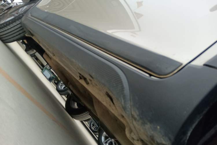 Used Geely Auto Vision X3 2020 1.5L CVT Luxury Model Right Side Sill