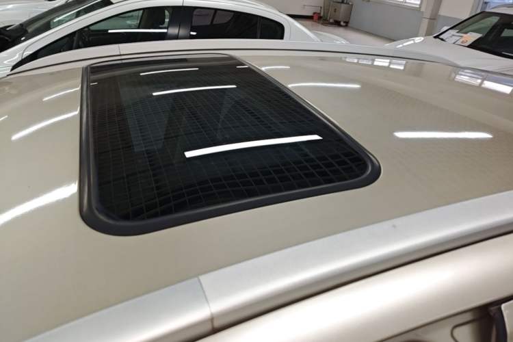 Used Geely Auto Vision X3 2020 1.5L CVT Luxury Model Roof