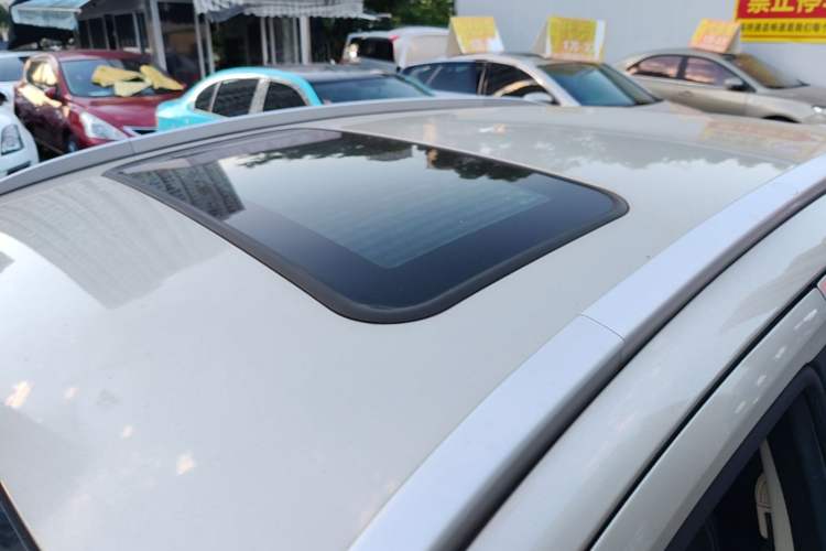 Used Geely Auto Vision X3 2020 1.5L CVT Luxury Model Roof