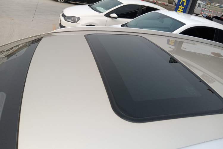 Used Geely Auto Vision X3 2020 1.5L CVT Luxury Model Roof