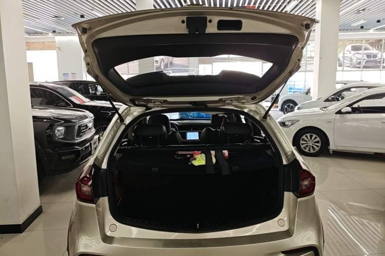 Used Geely Auto Vision X3 2020 1.5L CVT Luxury Model Trunk