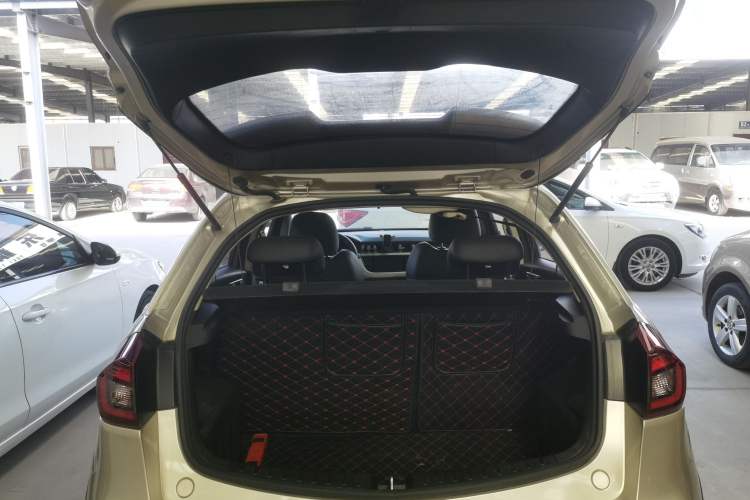 Used Geely Auto Vision X3 2020 1.5L CVT Luxury Model Trunk