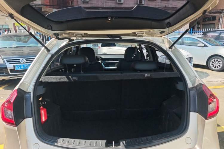 Used Geely Auto Vision X3 2020 1.5L CVT Elite Edition Trunk