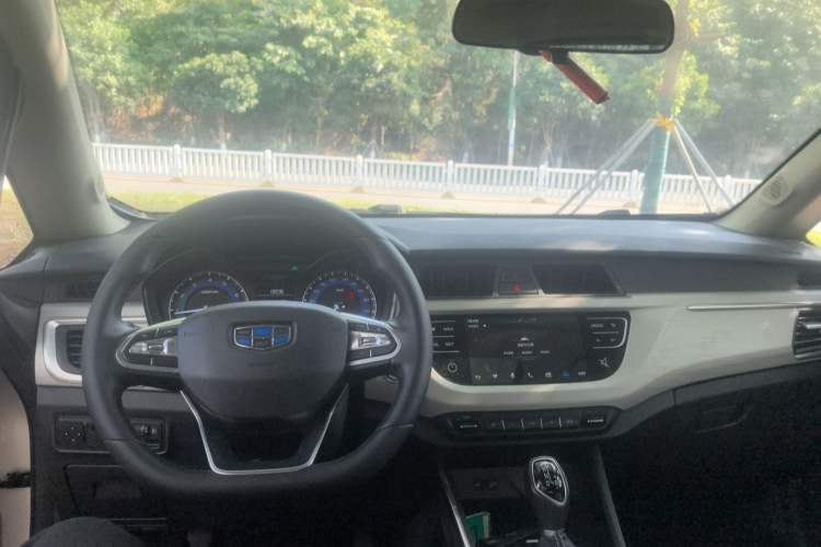 Used Geely Auto Vision X3 2020 1.5L CVT Luxury Model Interior 2