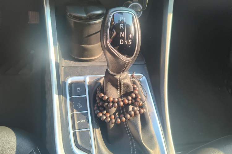 Used Geely Auto Vision X3 2020 1.5L CVT Luxury Model Gear Lever