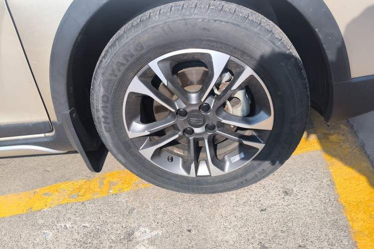 Used Geely Auto Vision X3 2020 1.5L CVT Luxury Model Right Front Wheel Hub