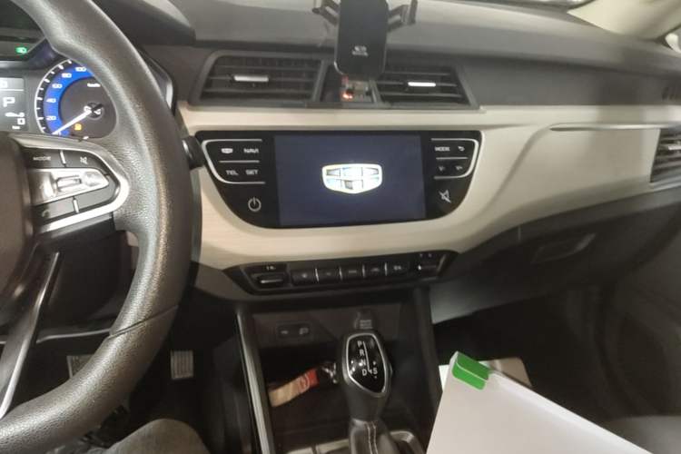 Used Geely Auto Vision X3 2020 1.5L CVT Elite Edition Audio And AC Panel