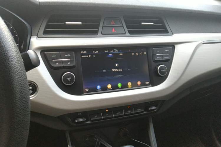 Used Geely Auto Vision X3 2020 1.5L CVT Elite Edition Audio And AC Panel