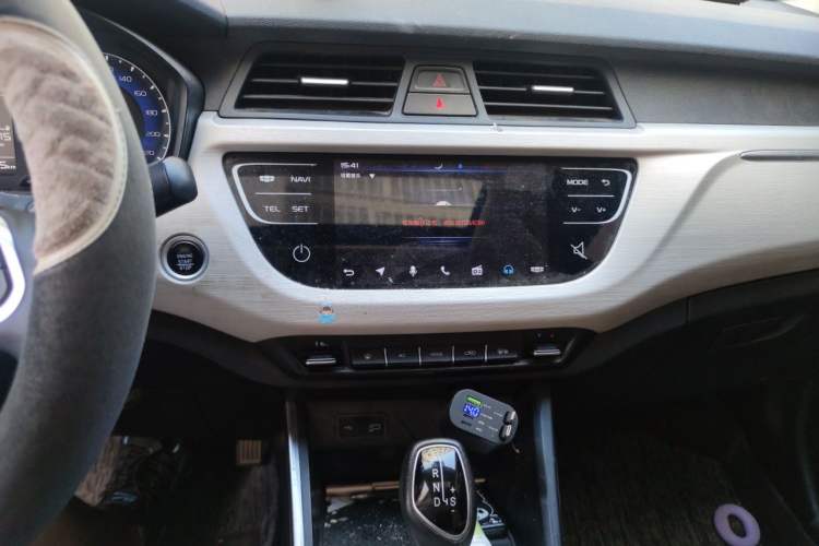 Used Geely Auto Vision X3 2020 1.5L CVT Luxury Model Audio And AC Panel