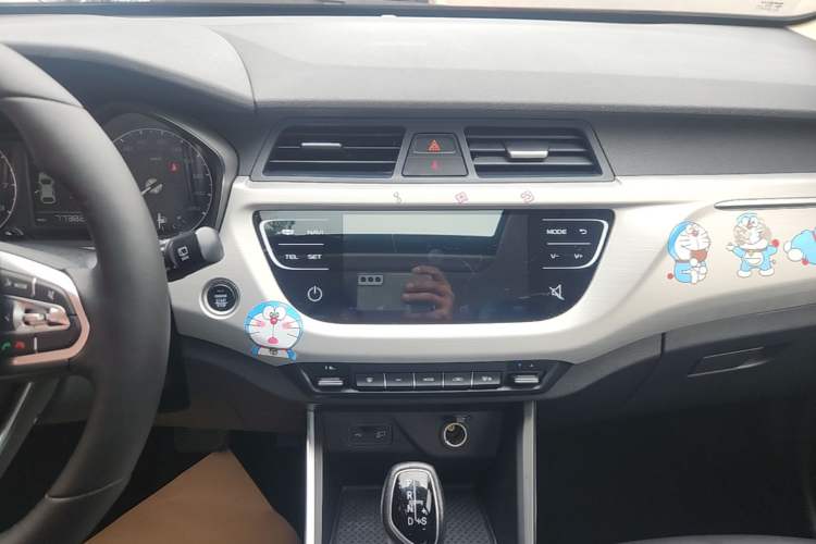 Used Geely Auto Vision X3 2020 1.5L CVT Luxury Model Audio And AC Panel