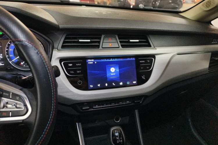 Used Geely Auto Vision X3 2020 1.5L CVT Luxury Model Audio And AC Panel