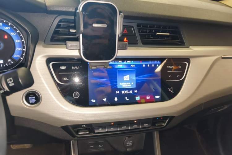 Used Geely Auto Vision X3 2020 1.5L CVT Luxury Model Audio And AC Panel