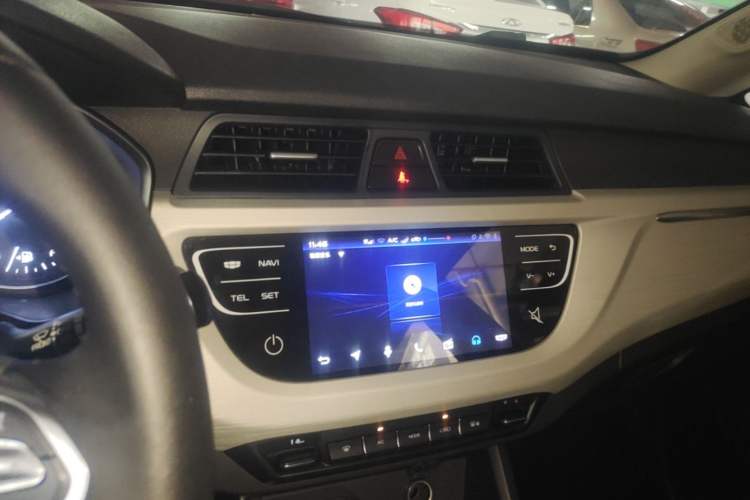 Used Geely Auto Vision X3 2020 1.5L CVT Luxury Model Audio And AC Panel