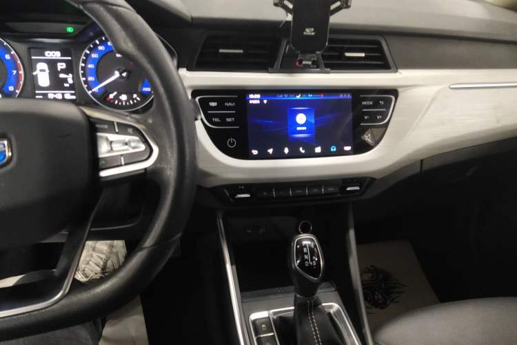 Used Geely Auto Vision X3 2020 1.5L CVT Elite Edition Audio And AC Panel