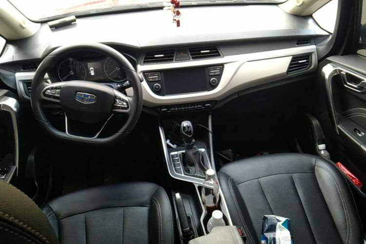 Used Geely Auto Vision X3 2020 1.5L CVT Elite Edition Center Console