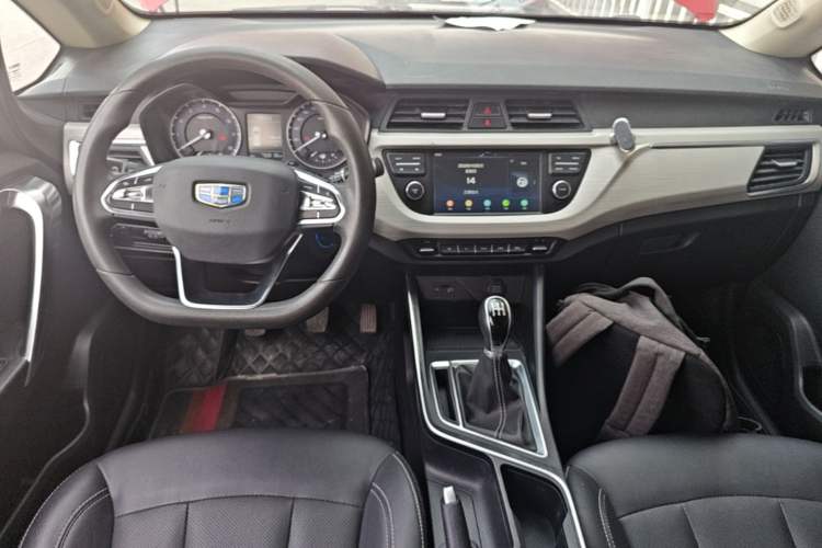 Used Geely Auto Vision X3 2020 1.5L Manual Elite Edition Center Console