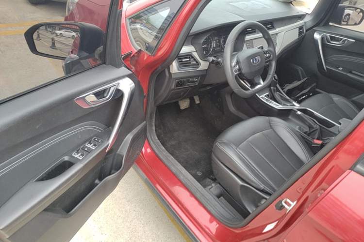 Used Geely Auto Vision X3 2020 1.5L CVT Elite Edition Driver Seat