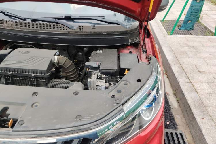 Used Geely Auto Vision X3 2020 1.5L CVT Luxury Model Engine Bay Left