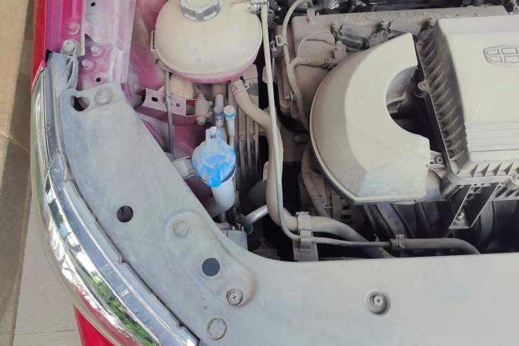 Used Geely Auto Vision X3 2020 1.5L Manual Elite Edition Engine Bay Right