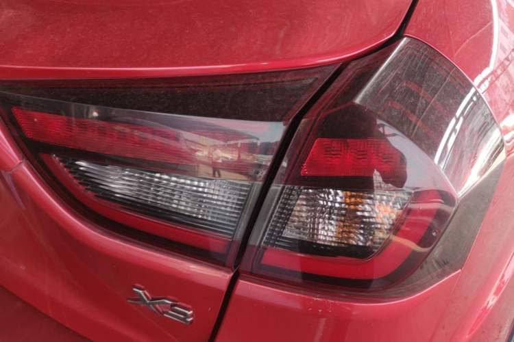 Used Geely Auto Vision X3 2020 1.5L Manual Elite Edition Exterior 3