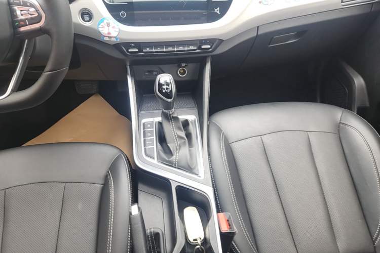 Used Geely Auto Vision X3 2020 1.5L CVT Luxury Model Gear Lever