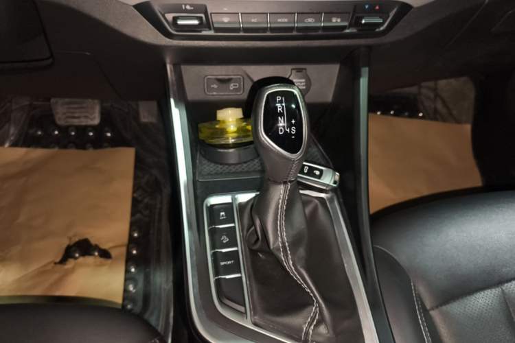 Used Geely Auto Vision X3 2020 1.5L CVT Luxury Model Gear Lever