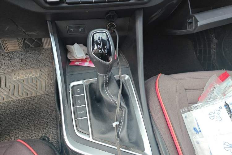 Used Geely Auto Vision X3 2020 1.5L CVT Luxury Model Gear Lever