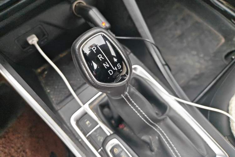 Used Geely Auto Vision X3 2020 1.5L CVT Elite Edition Gear Lever
