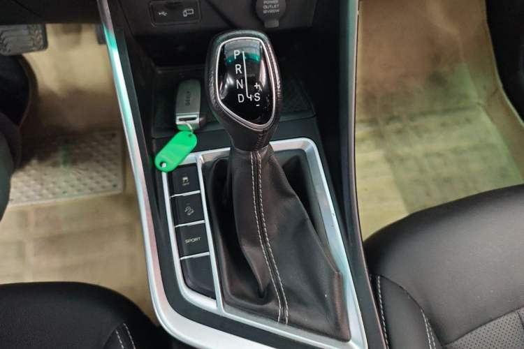 Used Geely Auto Vision X3 2020 1.5L CVT Luxury Model Gear Lever