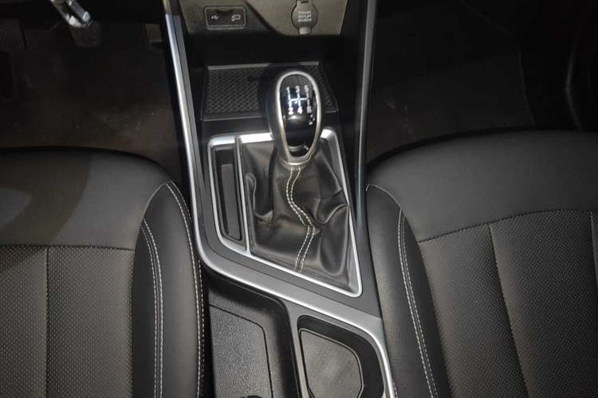 Used Geely Auto Vision X3 2020 1.5L Manual Luxury Edition Gear Lever