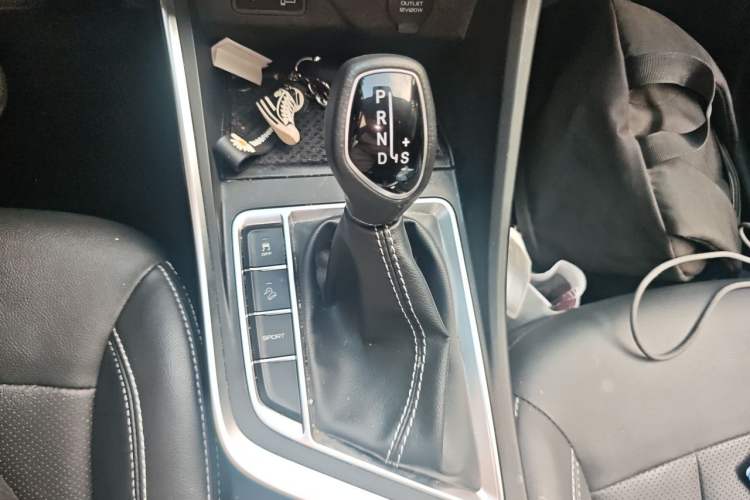 Used Geely Auto Vision X3 2020 1.5L CVT Luxury Model Gear Lever