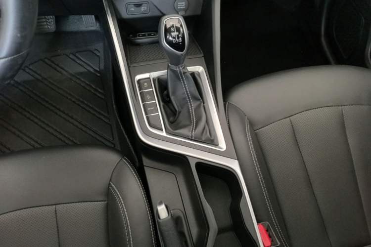 Used Geely Auto Vision X3 2020 1.5L CVT Luxury Model Gear Lever