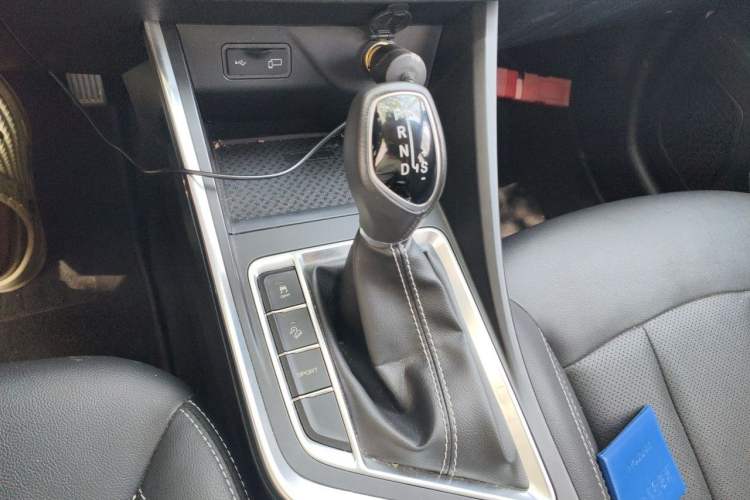 Used Geely Auto Vision X3 2020 1.5L CVT Elite Edition Gear Lever