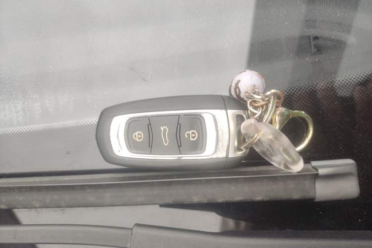 Used Geely Auto Vision X3 2020 1.5L CVT Luxury Model Interior 1